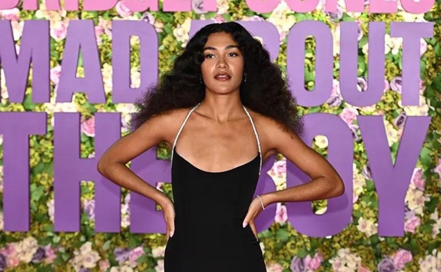 Olivia Dean Height and the Completely Absurd Reason You're Googling It